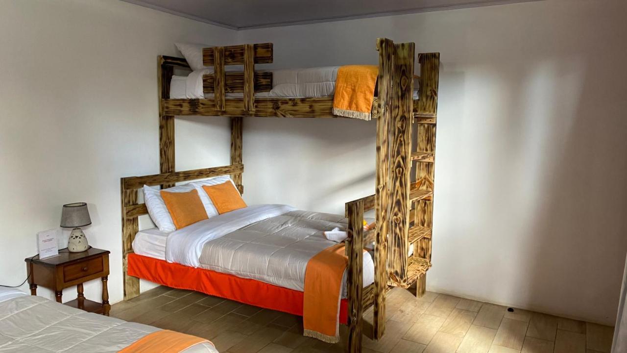 Hotel Your House Alajuela Eksteriør bilde